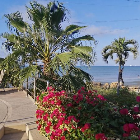Salinas Paradise Luaran gambar